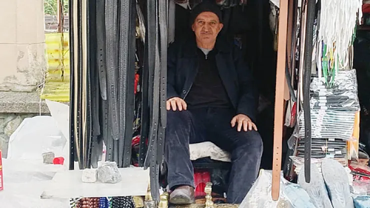 Ayakkabı Boyacılarının Soğukla Mücadelesi Başladı