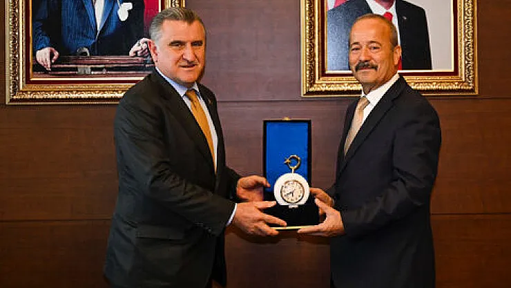 Bakan Bak’tan İscehisar’a 'Prefabrik havuz' sözü