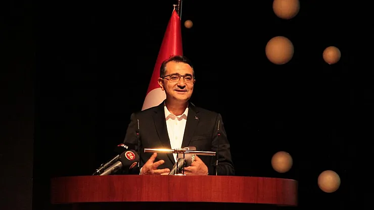 Bakan Dönmez 'Eskişehir'imizde de 20 yılda eğitim alanında 800 milyon liralık bir yatırım yapmış'