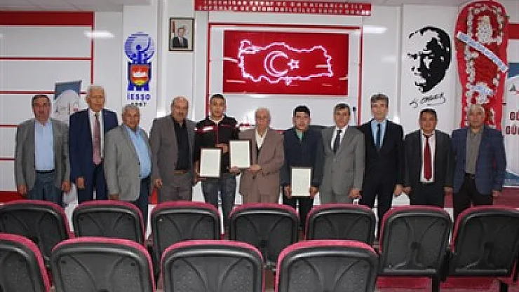 Bakan Pekcan'dan, Yılın Ahisi'ne onur plaketi