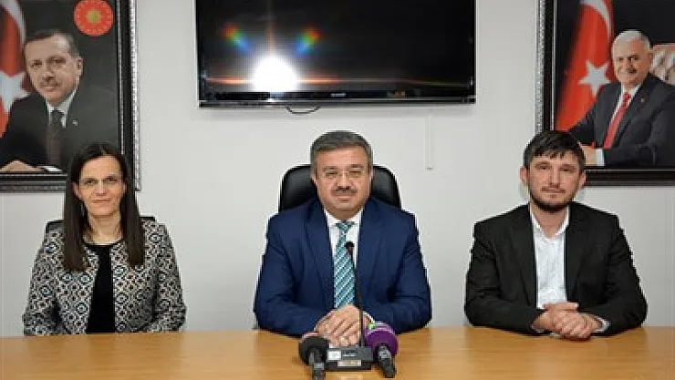 'Bakanımız Eroğlu, Türkiye ve dünya için çalışıyor'
