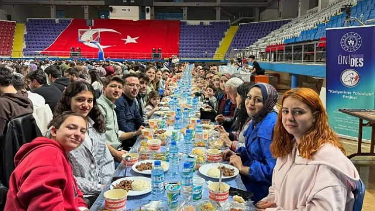 Bakanlıktan Öğrenci Topluluklarına Tam Destek