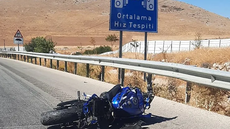 Bariyerlere Çarpan Motosiklet Sürücüsü Ağır Yaralandı