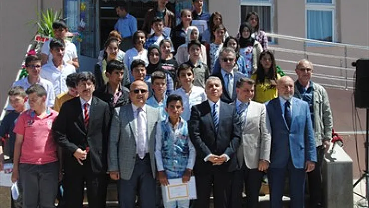 Başarıda zaafiyeti olan öğrenciyi kırmayalım