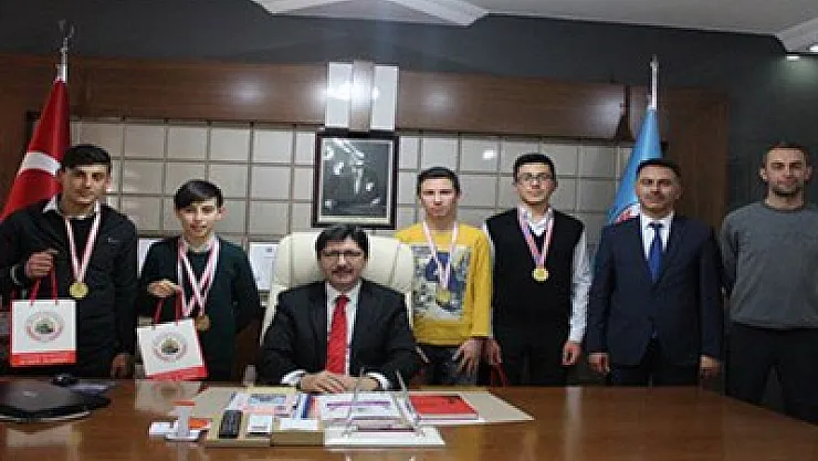 Başarılı güreşçilere Yalçın'dan ödül – Kocatepe Gazetesi