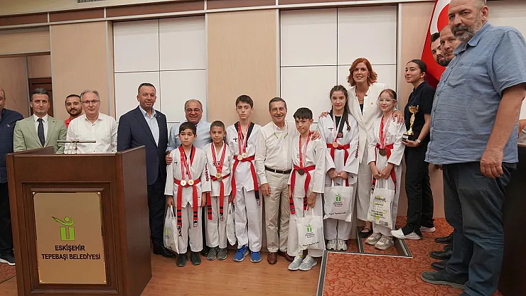 Başarılı Sporcular Belediye Meclisinin Konuğu Oldu