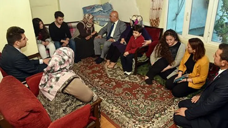 Başkan Çoban ihtiyaç sahibi aileleri ziyaret etti