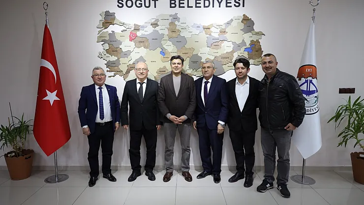 Başkan Durgut'a Onursal Üyelik Plaketi