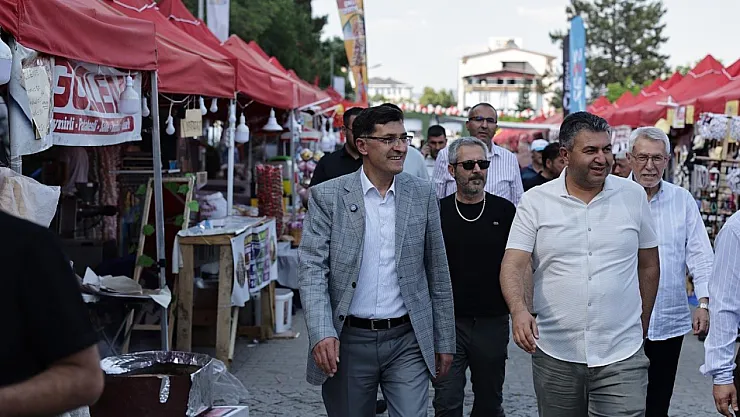 Başkan Kahveci, Gediz Tarhana Festivali'nde Vatandaşlarla Buluştu