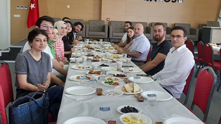 Başkan Şahin, genç  meslektaşlarıyla kahvaltı bir araya geldi