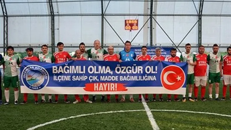 Başlama vuruşunu Topaloğlu ve Şahin'den