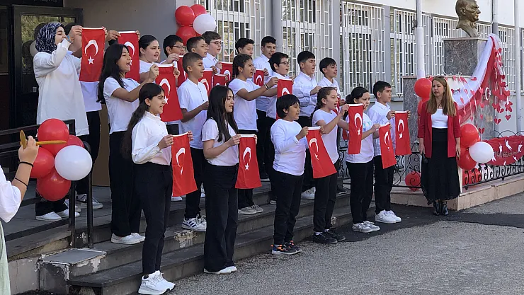 Battalgazi Öğretmenlerinden Cumhuriyet Bayramı'na Mini Konser