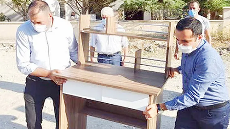 Bayat'ta öğrencilere masa sandalye dağıtıldı