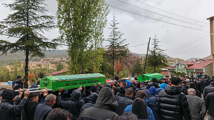 Belçika'da Ölen Gurbetçi Gençler Toprağa Verildi