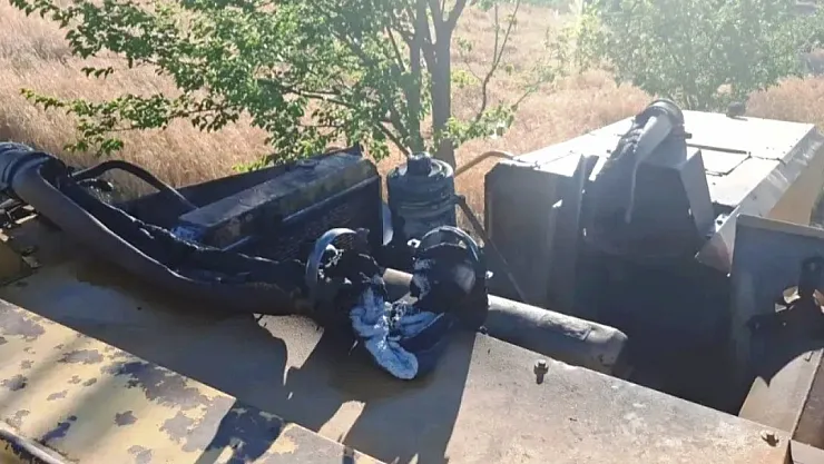 Biçerdöverdeki Yangını Köylüler Su Tankeriyle Söndürdü