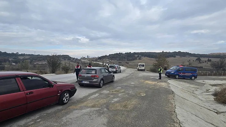 Bilecik'te 115 Jandarma Personelinin Katılımı İle 18 Noktada Huzur Ve Güven Uygulaması