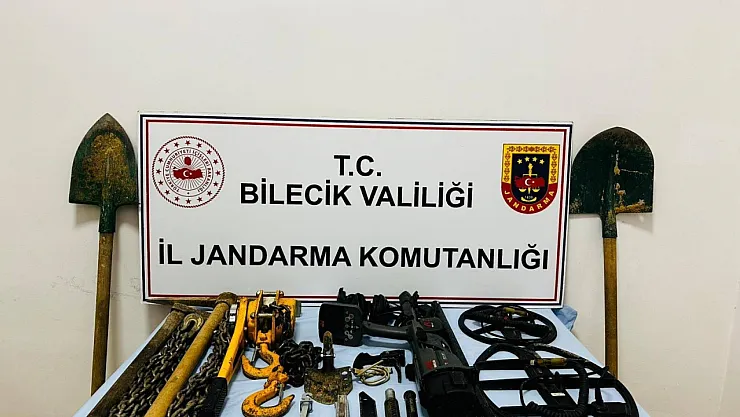 Bilecik'te Kaçak Kazı Operasyonunda 5 Kişi Suçüstü Yakalandı