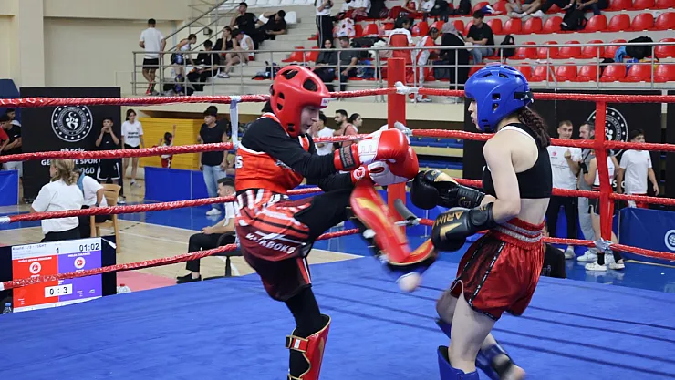 Bilecik'te Kick Boks Şampiyonası Başladı