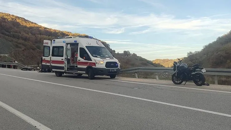 Bilecik'te Kontrolden Çıkan Motosiklet Devrilirken, Sürücüsü Yaralandı