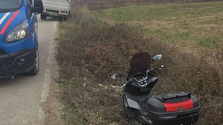 Bilecik'te Kontrolden Çıkan Motosiklet Devrilirken, 2 Kişi Yaralandı