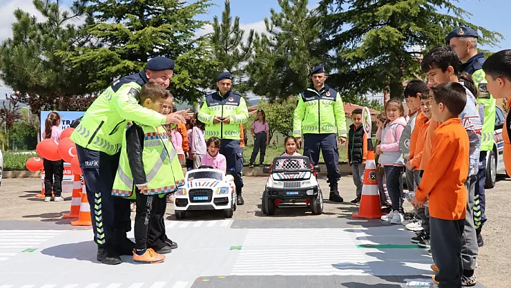 Bilecik'te Minik Yürekler, Kahramanlarla Bir Araya Geldi