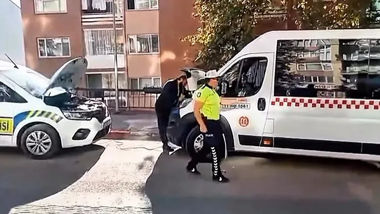 Bilecik'te Polis Ekipleri Yolda Kalan Otobüse Yardım Eli Uzattı
