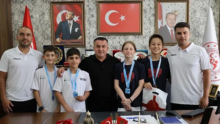 Bilecikli Minik Kulaçlardan Büyük Başarı