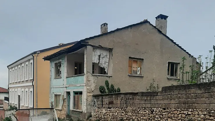 Bir Emniyet Bir De Zabıta Ekibine Darp Edildi