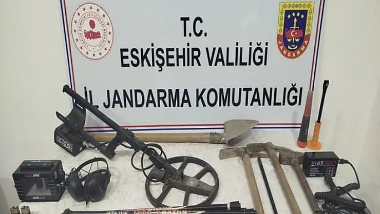 Birlikte Kaçak Kazı Yapan 4 Şüpheli Suçüstü Yakalandı