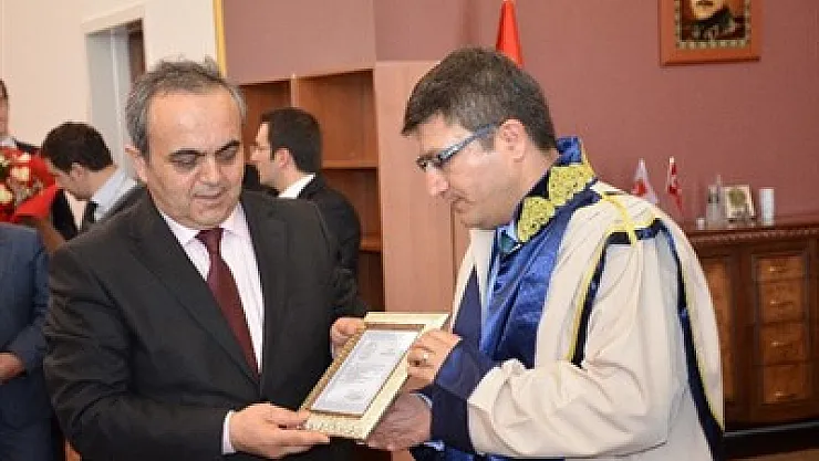 BOLDAV’dan Rektör Taş’a kutlama – Kocatepe Gazetesi