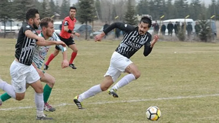 Bolvadin 4 attı 3 aldı