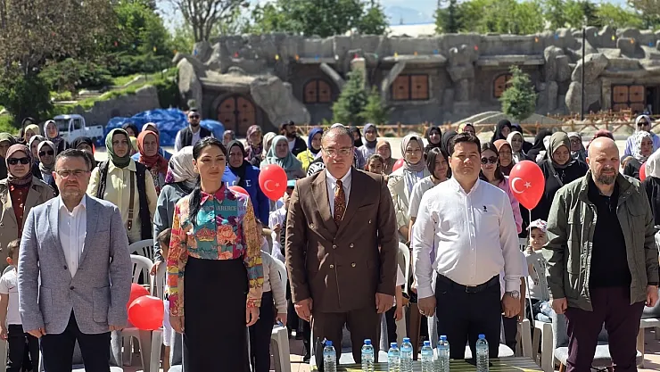 Bolvadin'de Aileler Şenlikte Eğlendi