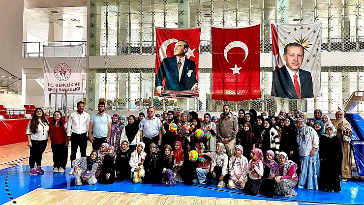 Bozüyük'te Öğrenciler Voleybol Finalinde Ter Döktü