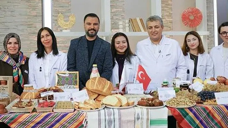 BŞEÜ Öğrencileri Bilecik Ürünlerini Tanıttı