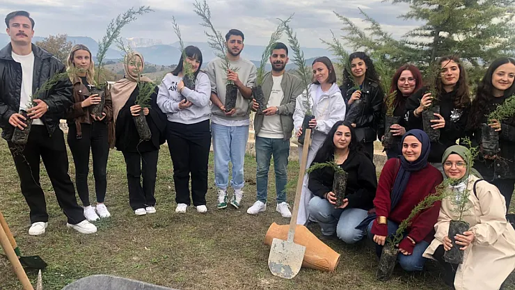 BŞEÜ Söğüt MYO'da Yeni Fidanlar Toprakla Buluştu