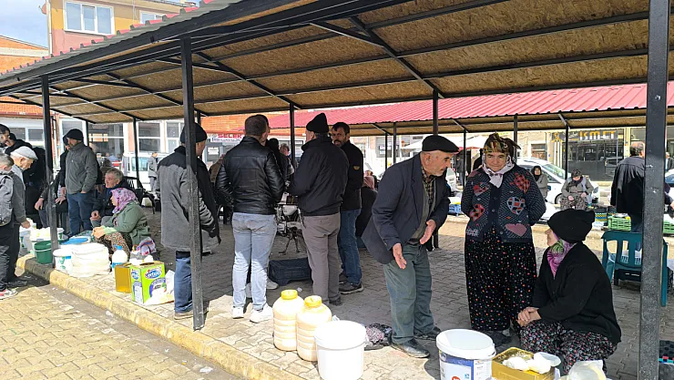 Bu Pazarda Satılan Ürünlerin Hepsi Doğal Ve Yöresel