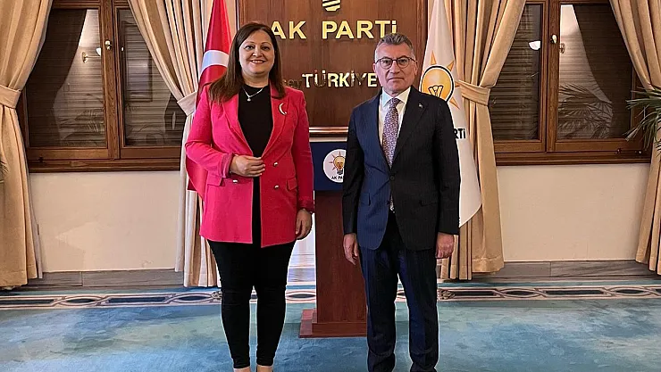 Burcu Köksal'dan AK Parti'ye Ziyaret