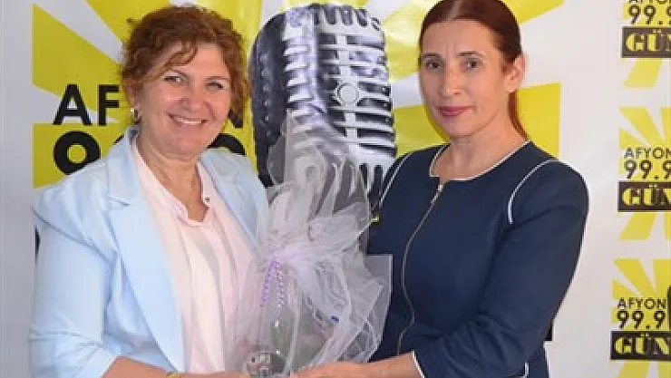 Burcu'dan Gün FM'e 25. yıl ziyareti