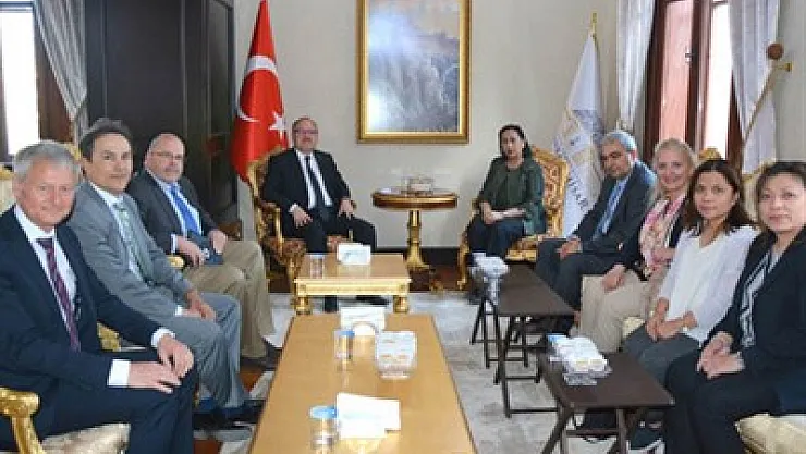 Büyükelçiler Vali Tutulmaz'ı ziyaret etti