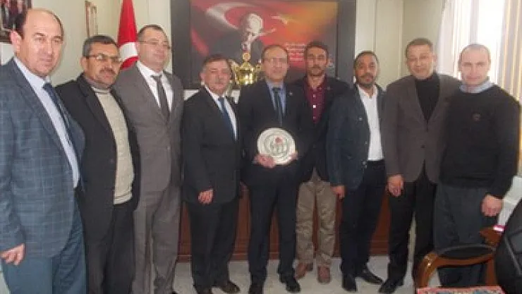 Çabuk ve Şahin'e taltif – Kocatepe Gazetesi