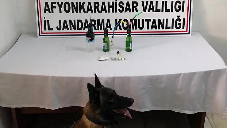 Çaldıkları otomobille ancak 1 kilometre kaçabildiler