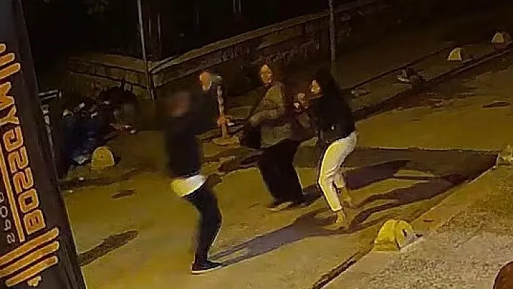 Cani eski sevgilinin bıçaklı saldırısı anbean güvenlik kameralarına yansıdı