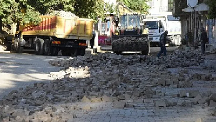 Çay'da yol çalışmaları sürüyor – Kocatepe Gazetesi