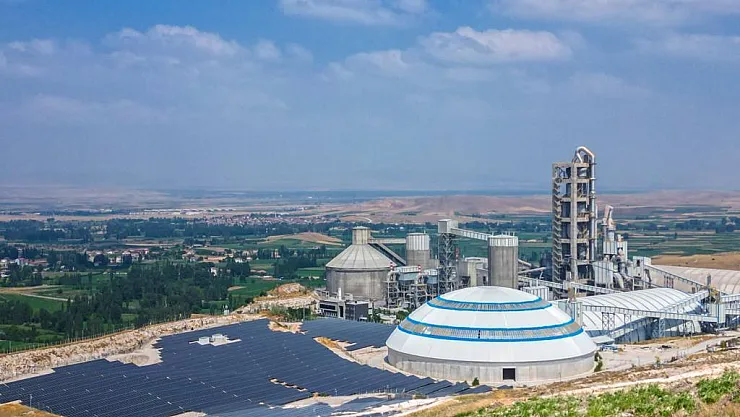 Çimsa Afyon Fabrikası'nda güneş enerjisinden elektrik üretimi başladı