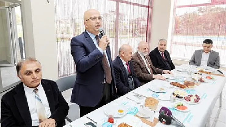 Çoban muhtarlarla kahvaltıda buluştu – Kocatepe Gazetesi