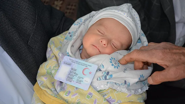 Çocuğunun ismini Devlet Bahçeli koydu