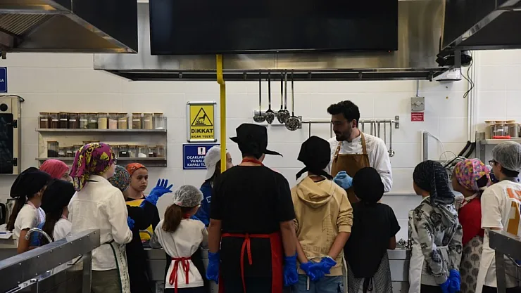 Çocuklar Dünya Mutfaklarında Lezzetli Bir Yolculuğa Çıktı