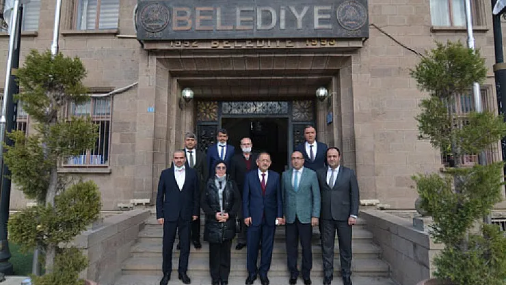 “Cumhurbaşkanı asgari ücretin ne  olacağını süresi gelmeden ilan edecek”