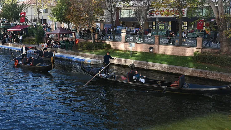 Cumhuriyet Bayramı'nı Fırsat Bilen Turistler Eskişehir'e Akın Etti