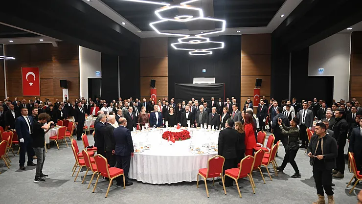 Cumhuriyet İle Yaşıt 102 Yaşındaki Ali Amca Bayramını Protokolde Kutladı